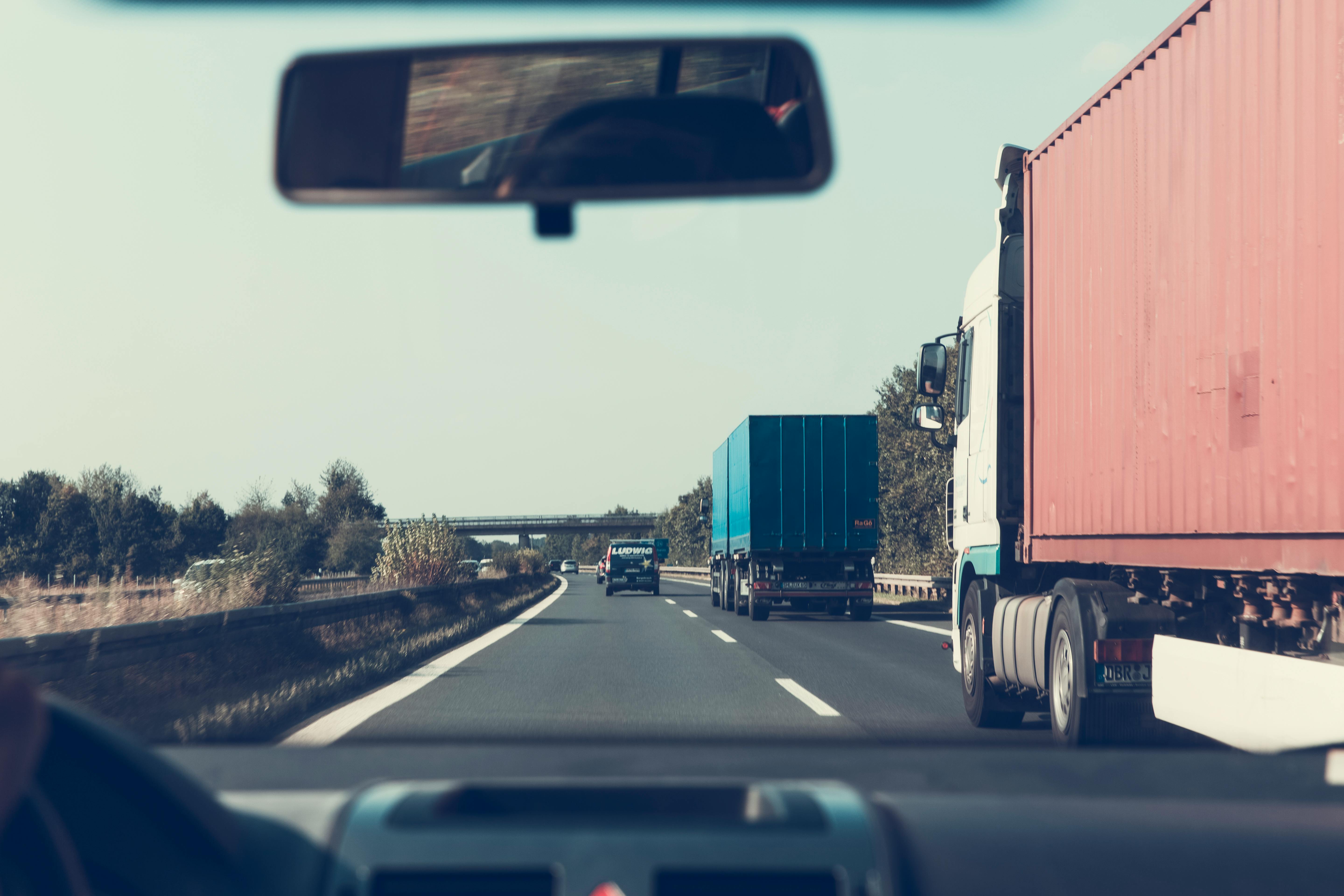 Streamlining Trucking Operations with VivaFleet.com's Customizable Features (1)